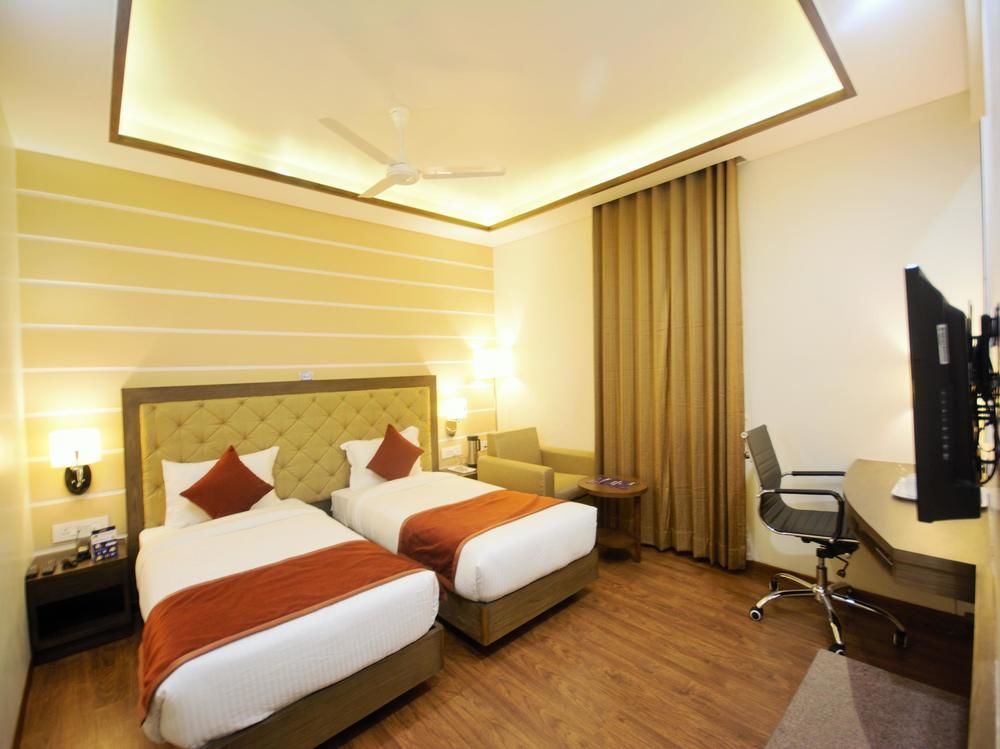 Hotel Oyo 3763 Naeeka Ahmedabad