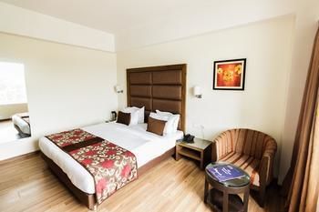 Oyo Premium Vastrapur