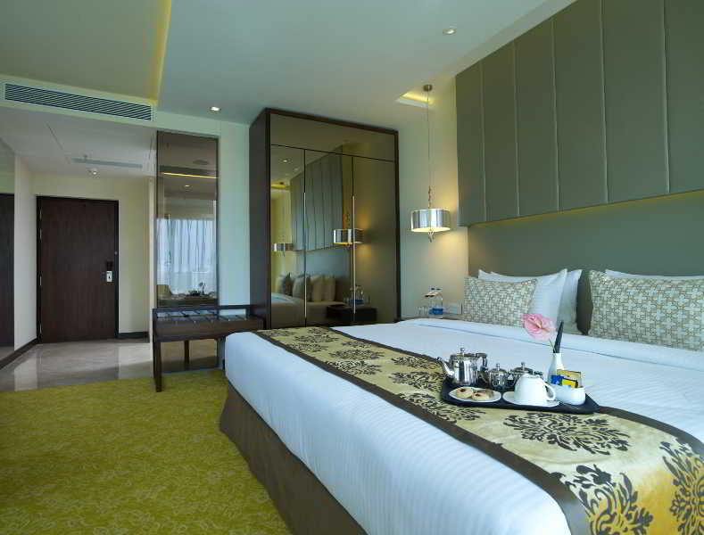 Eastin Hotel 5*