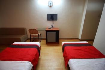 Hotel Oyo Income Tax Ashram Road 2