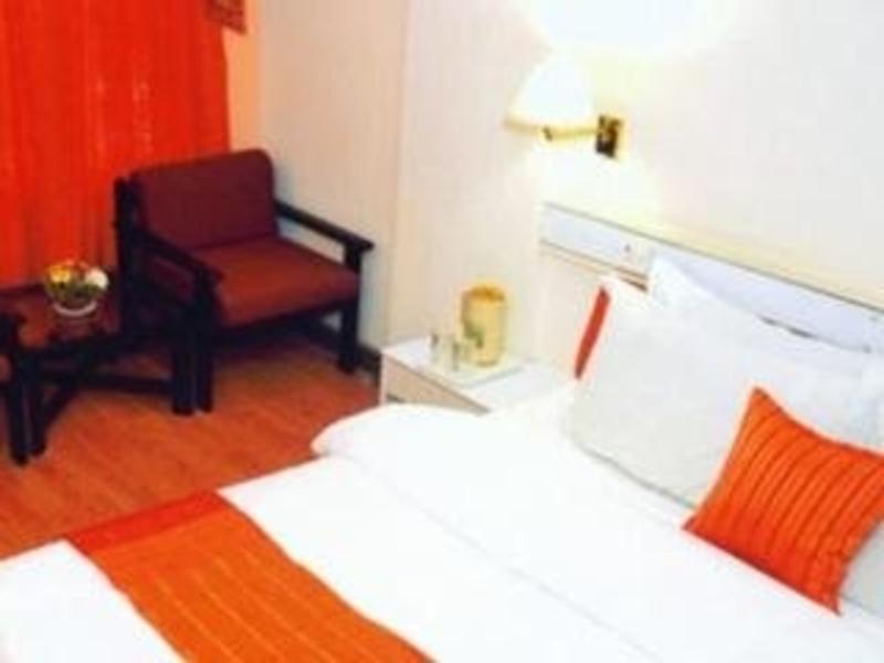 Hotel Oyo 2308 Crown Ahmedabad