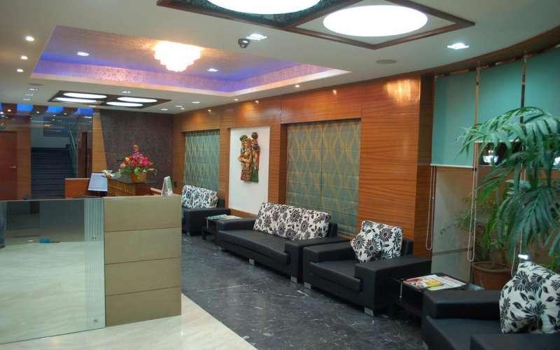 Capital O 15537 Dev Corporate 3*