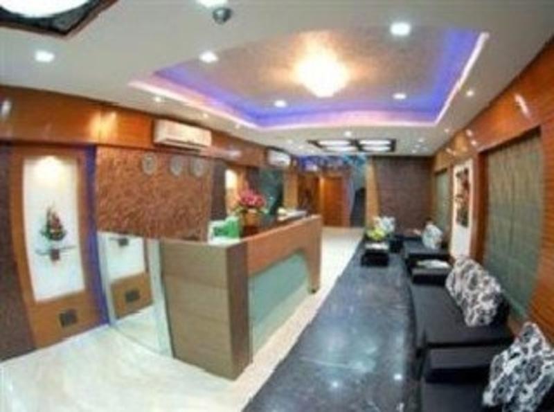Capital O 15537 Dev Corporate Hotel 3*