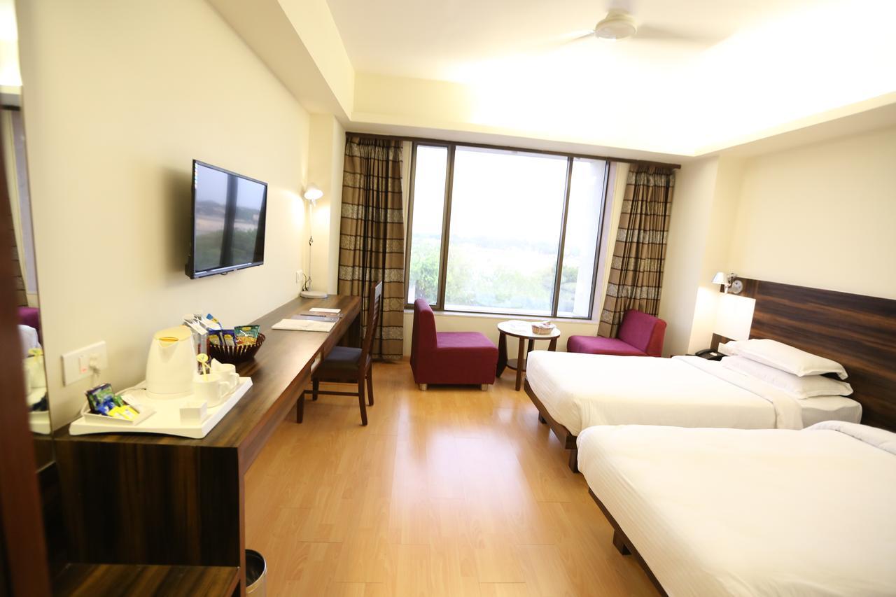 Hotel Silvercloud And Banquets 4*
