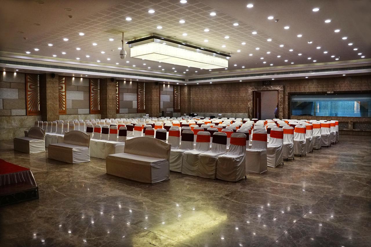 Silvercloud And Banquets 4*