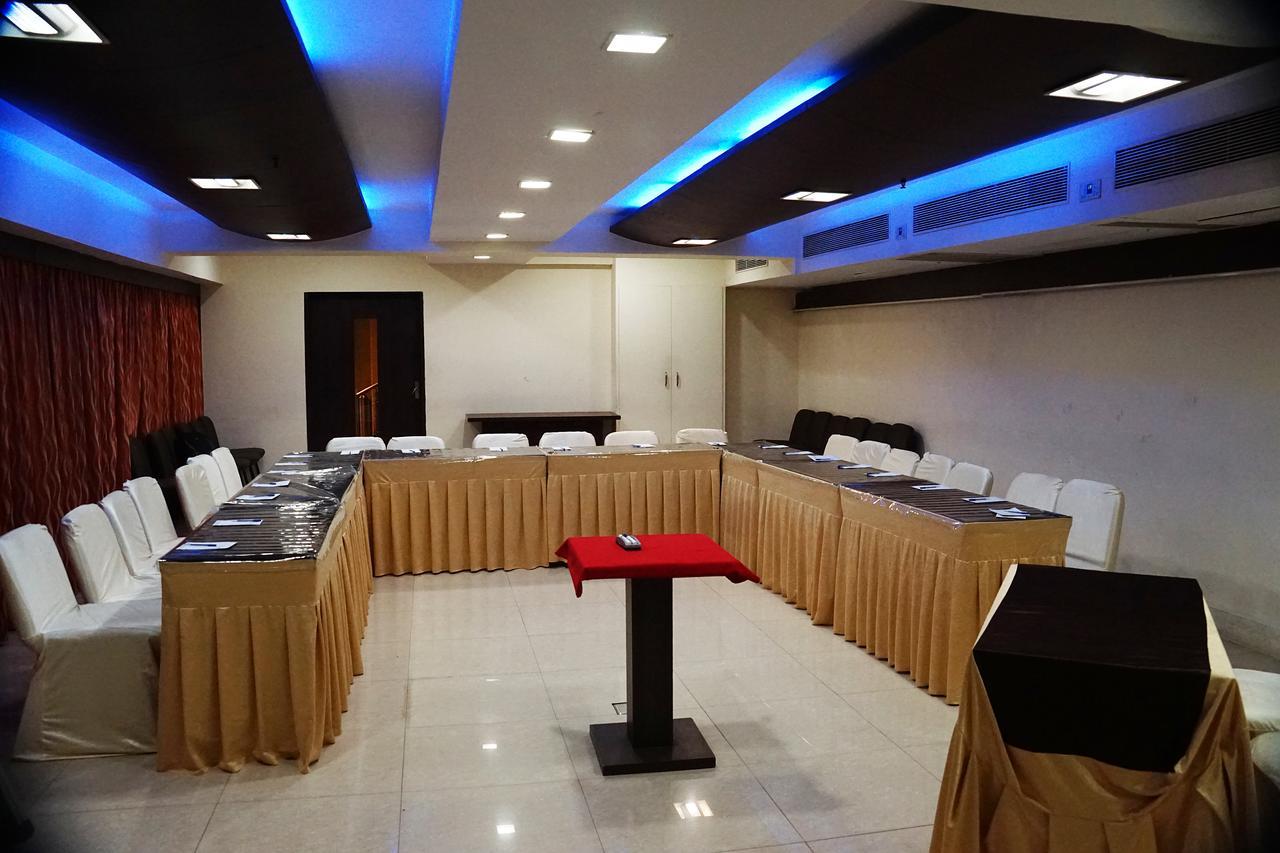 Silvercloud And Banquets 4*