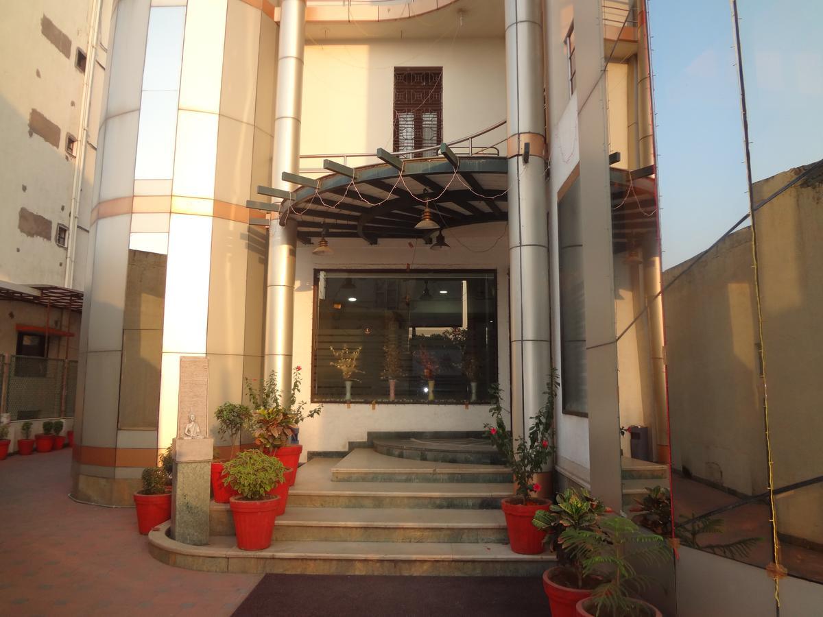 Hotel Airport Residency 2*