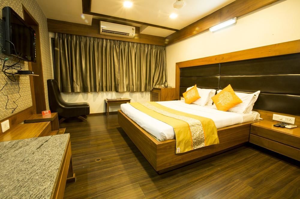 Oyo Premium Ashram Road Ii