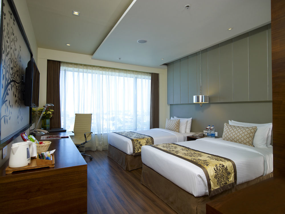 Renaissance Hotel