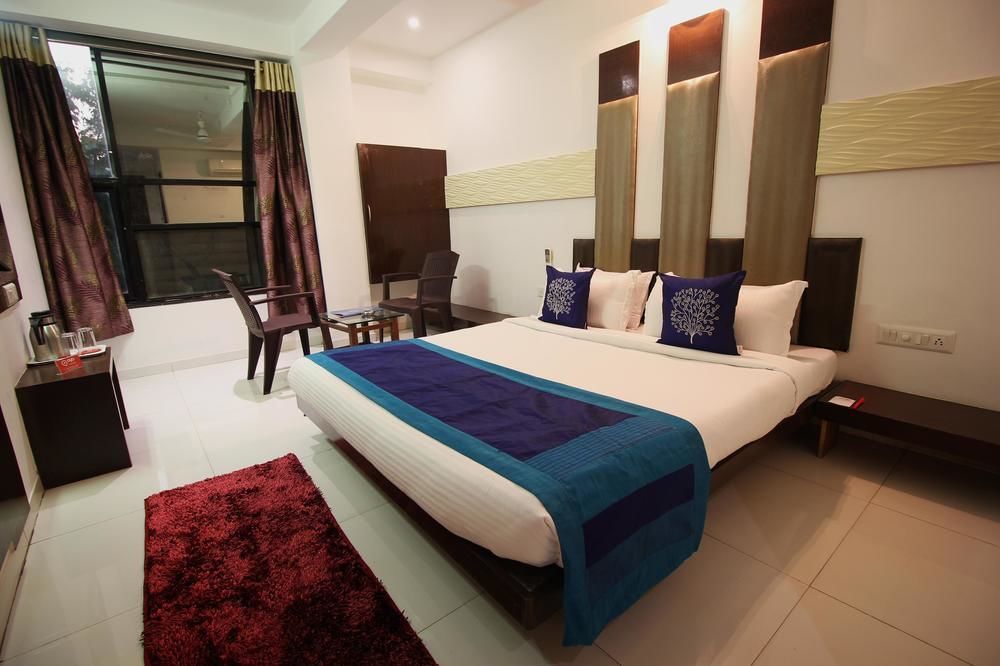 Oyo Navrangpura Hotel Ahmedabad