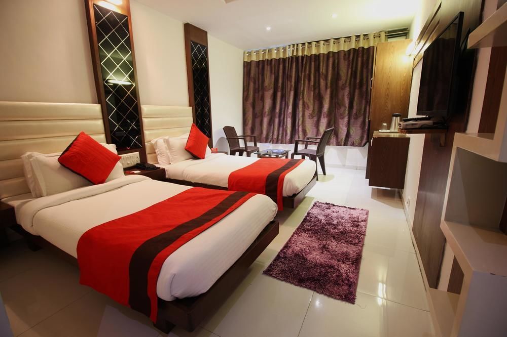 Oyo Navrangpura Hotel