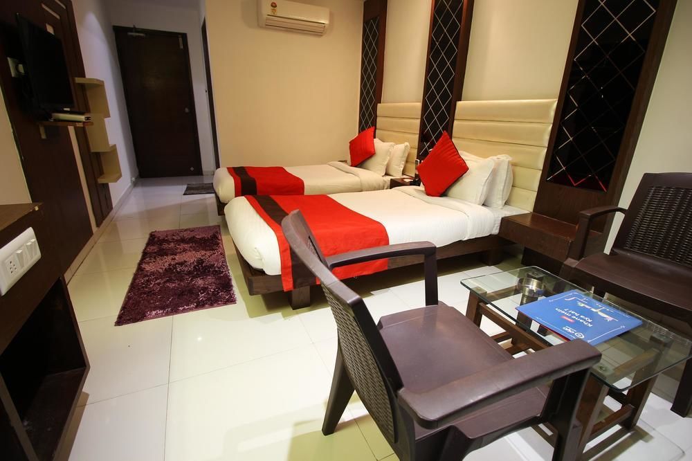 Oyo Navrangpura 3*
