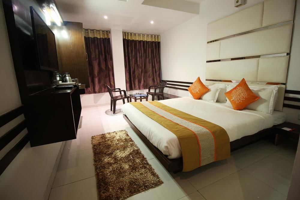 Oyo Navrangpura 3*