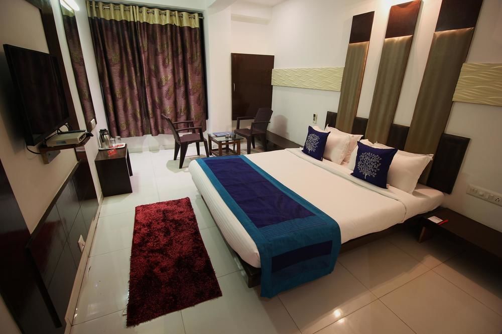 Oyo Navrangpura 3*