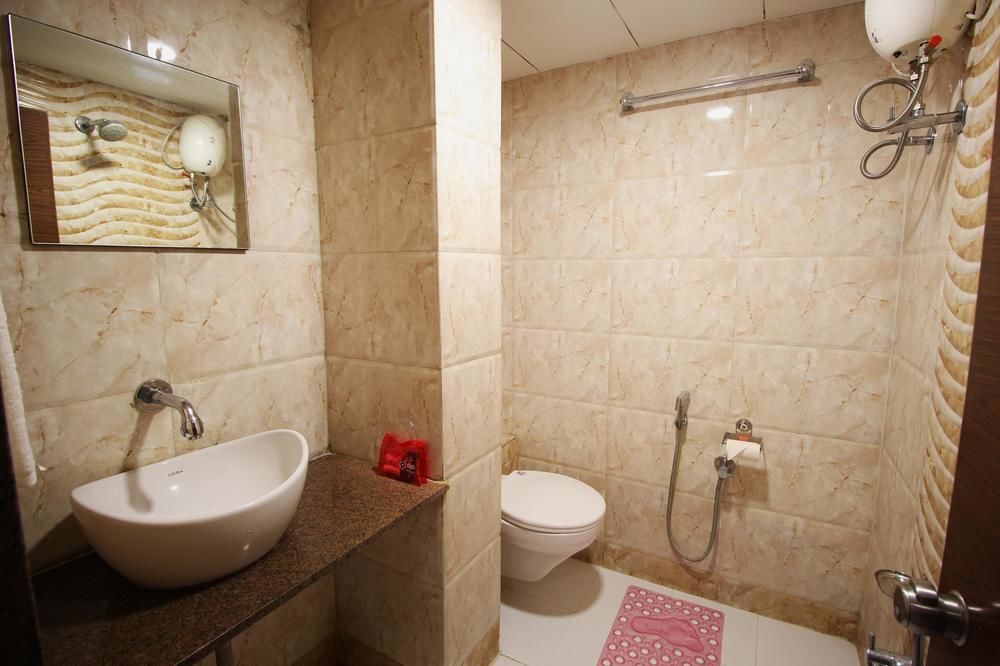 Oyo Navrangpura Hotel 3*
