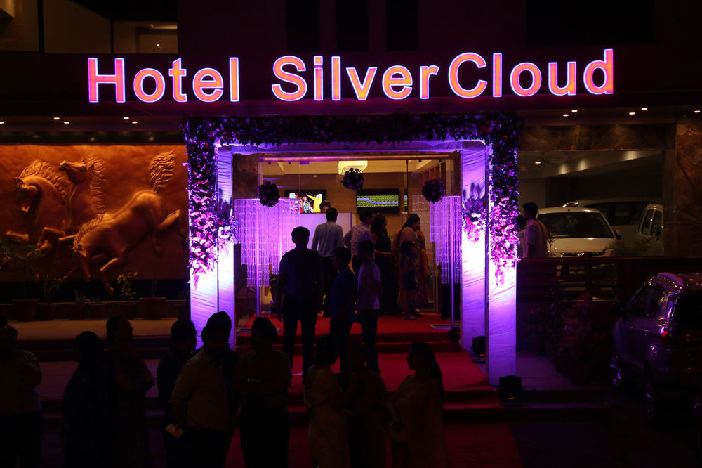 Hotel Silvercloud And Banquets Ahmedabad