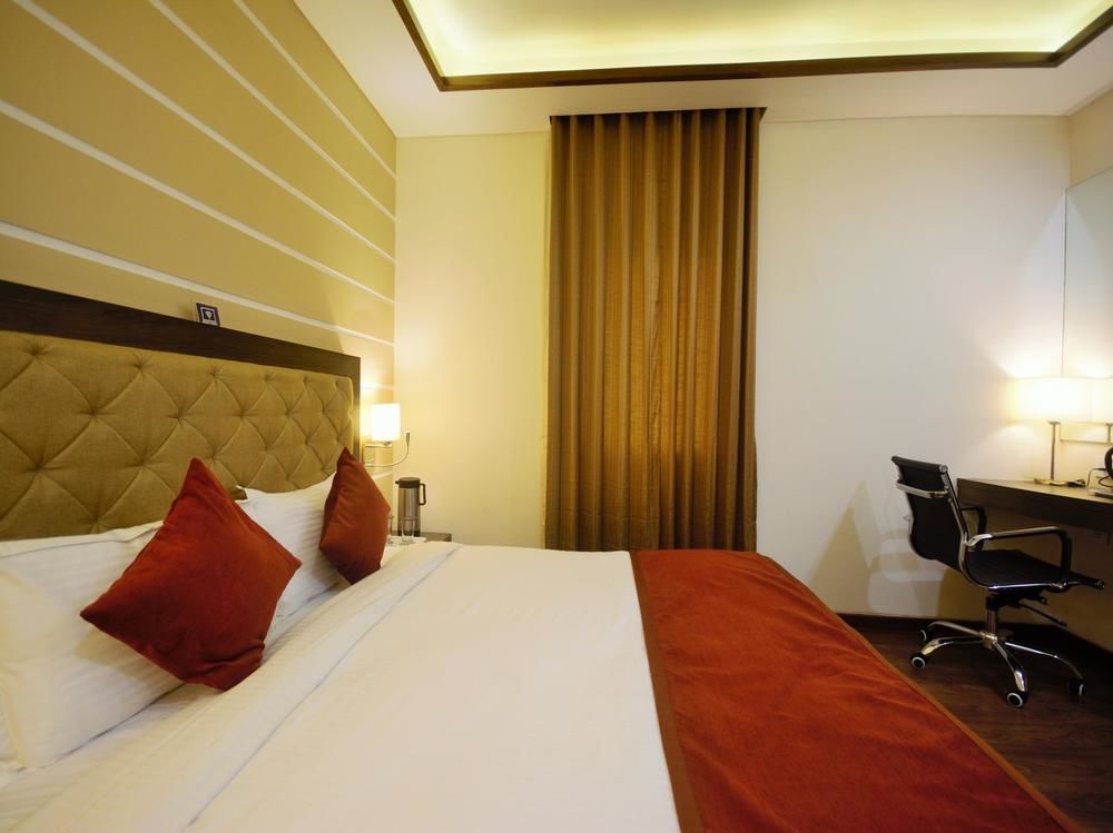 Oyo 3763 Naeeka Hotel 3*