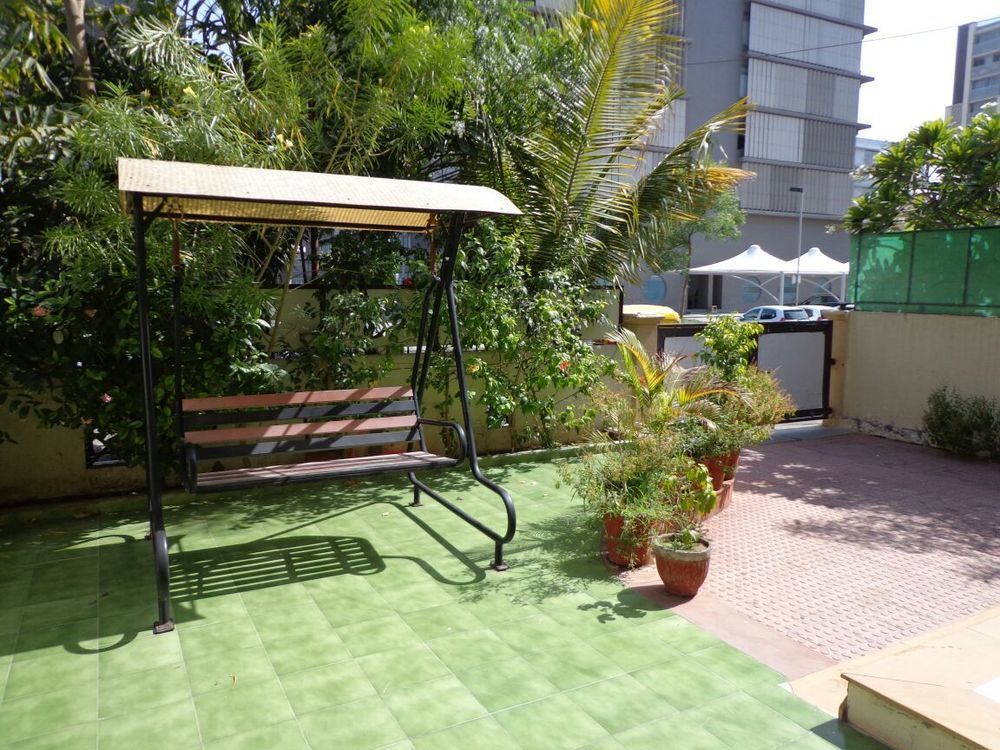10 Blossoms Hospitality Services Apartment *