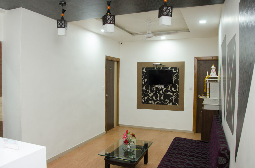 Oyo Prahlad Nagar Garden Hotel Ahmedabad