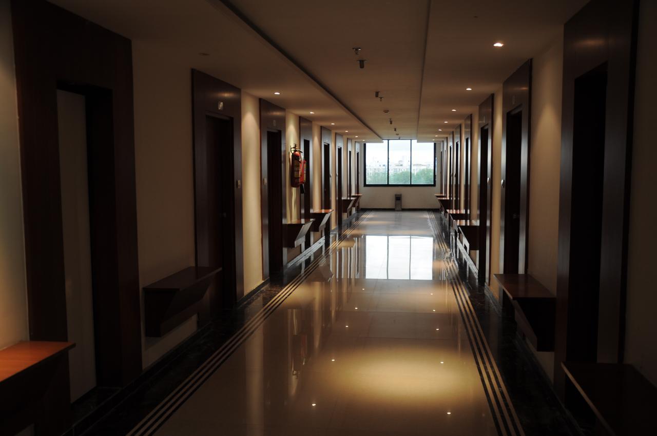 Hotel Aarya Grand & Ahmedabad
