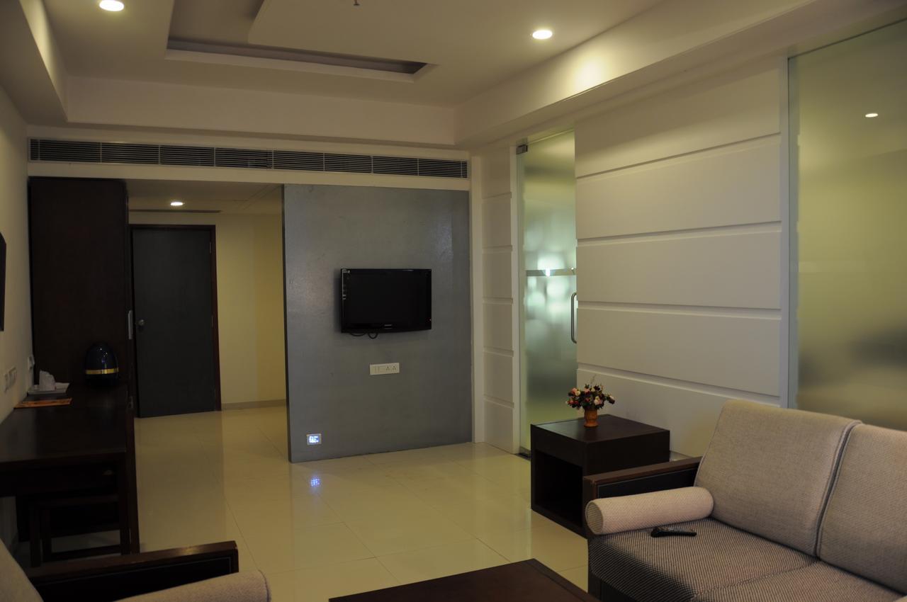 Hotel Aarya Grand & Ahmedabad