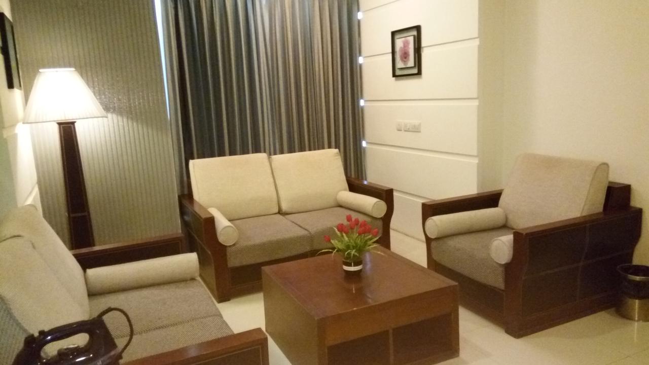 Hotel Aarya Grand & Ahmedabad