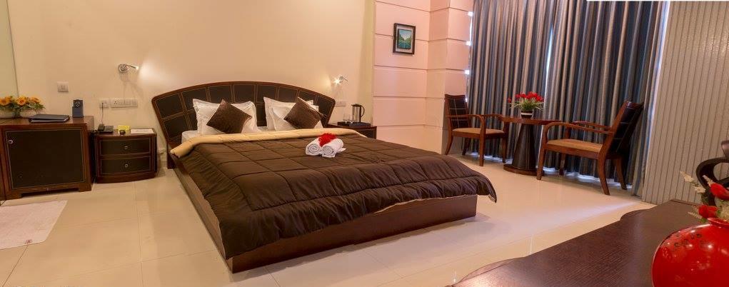 Hotel Aarya Grand & 4*