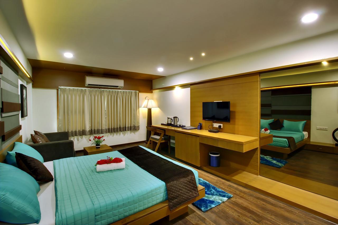 Hotel Aarya Grand & Ahmedabad