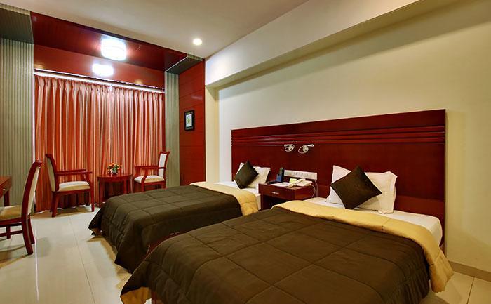 Aarya Grand & Hotel 4*