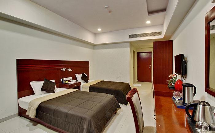 Aarya Grand & Hotel 4*
