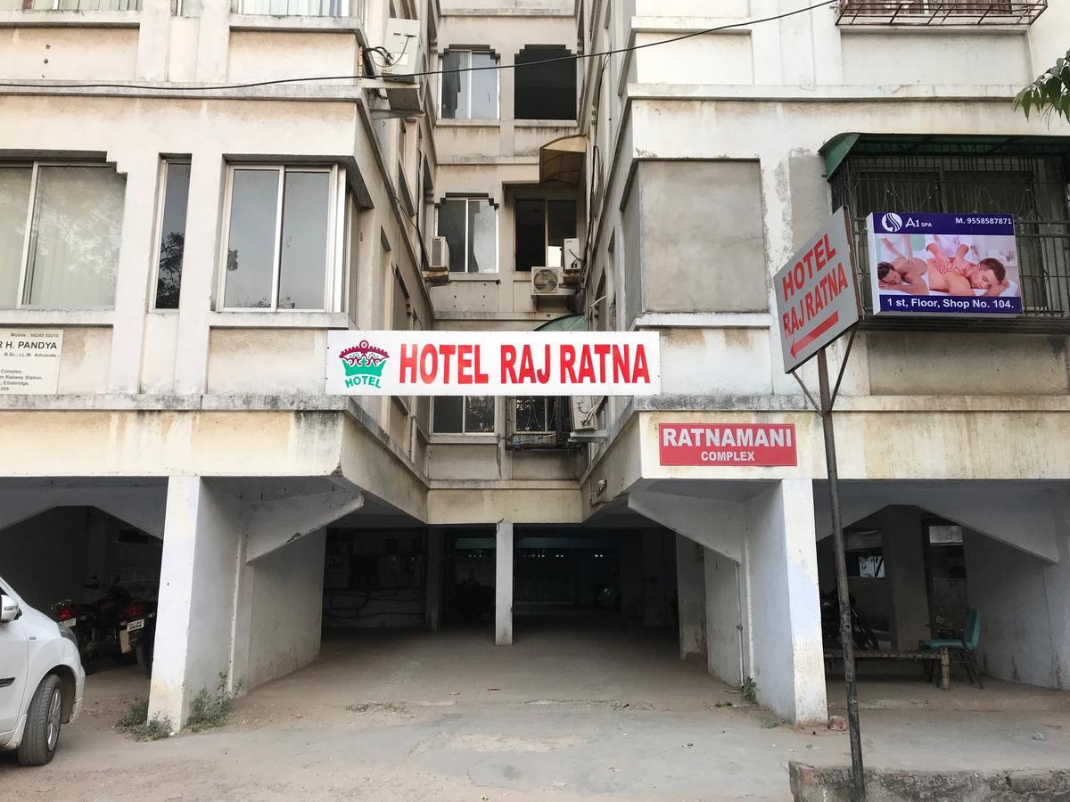 Hotel Rajratna Ahmedabad