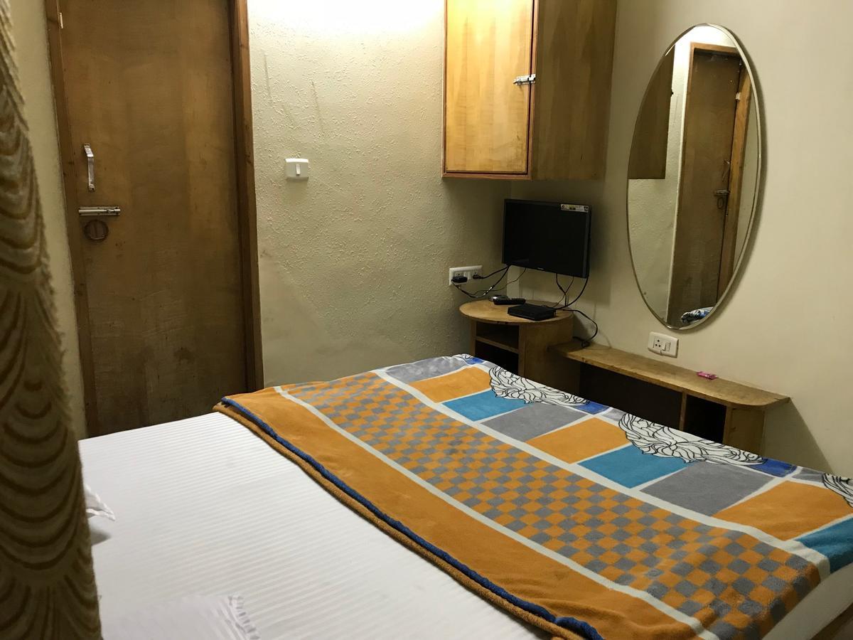Guest house Hotel Rajratna Ahmedabad