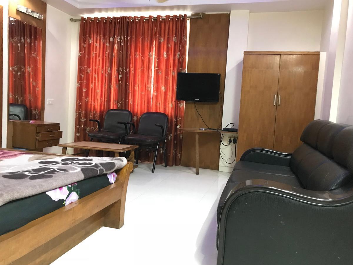 Guest house Hotel Rajratna Ahmedabad