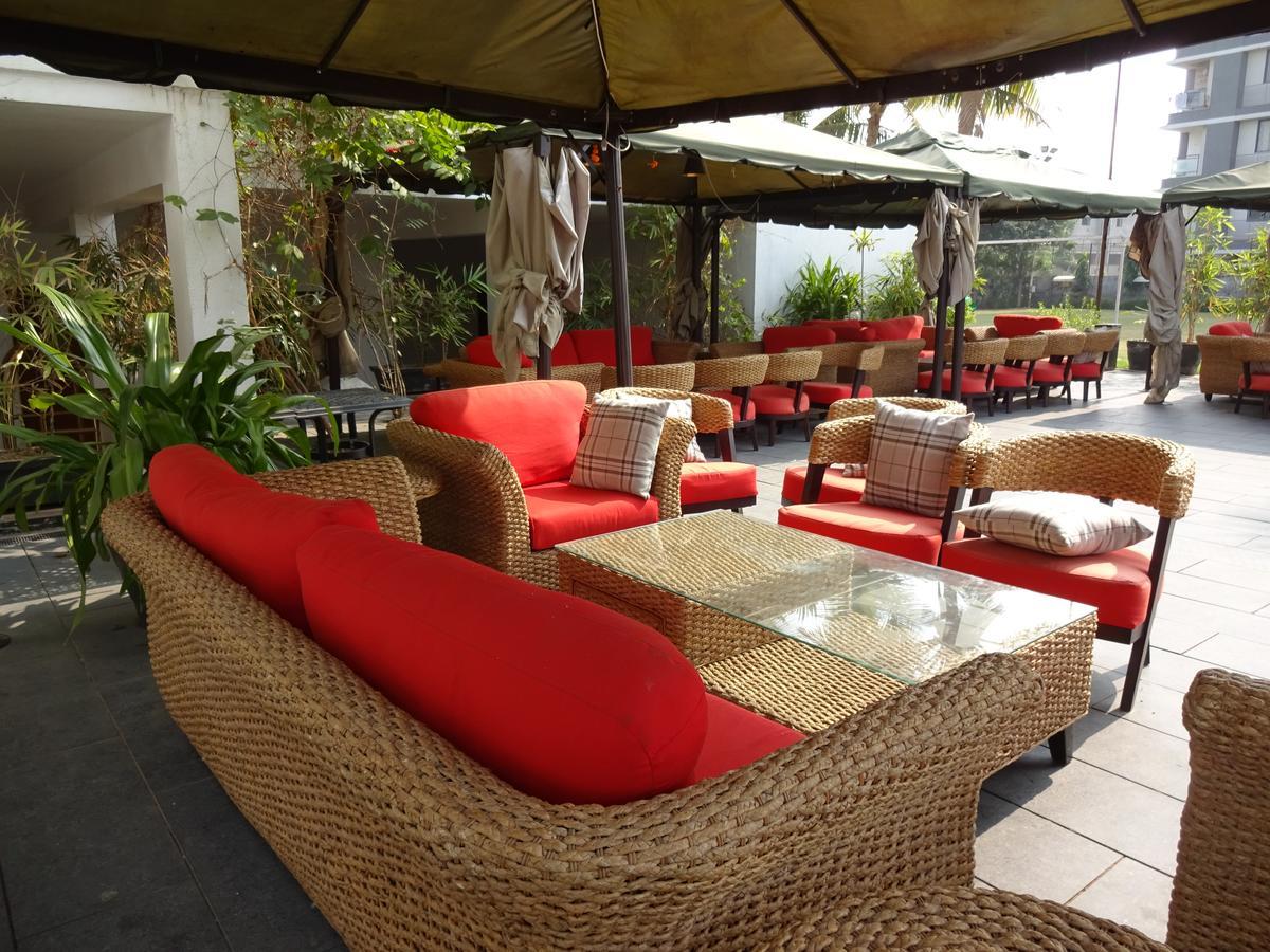 Aarya Grand & 4*