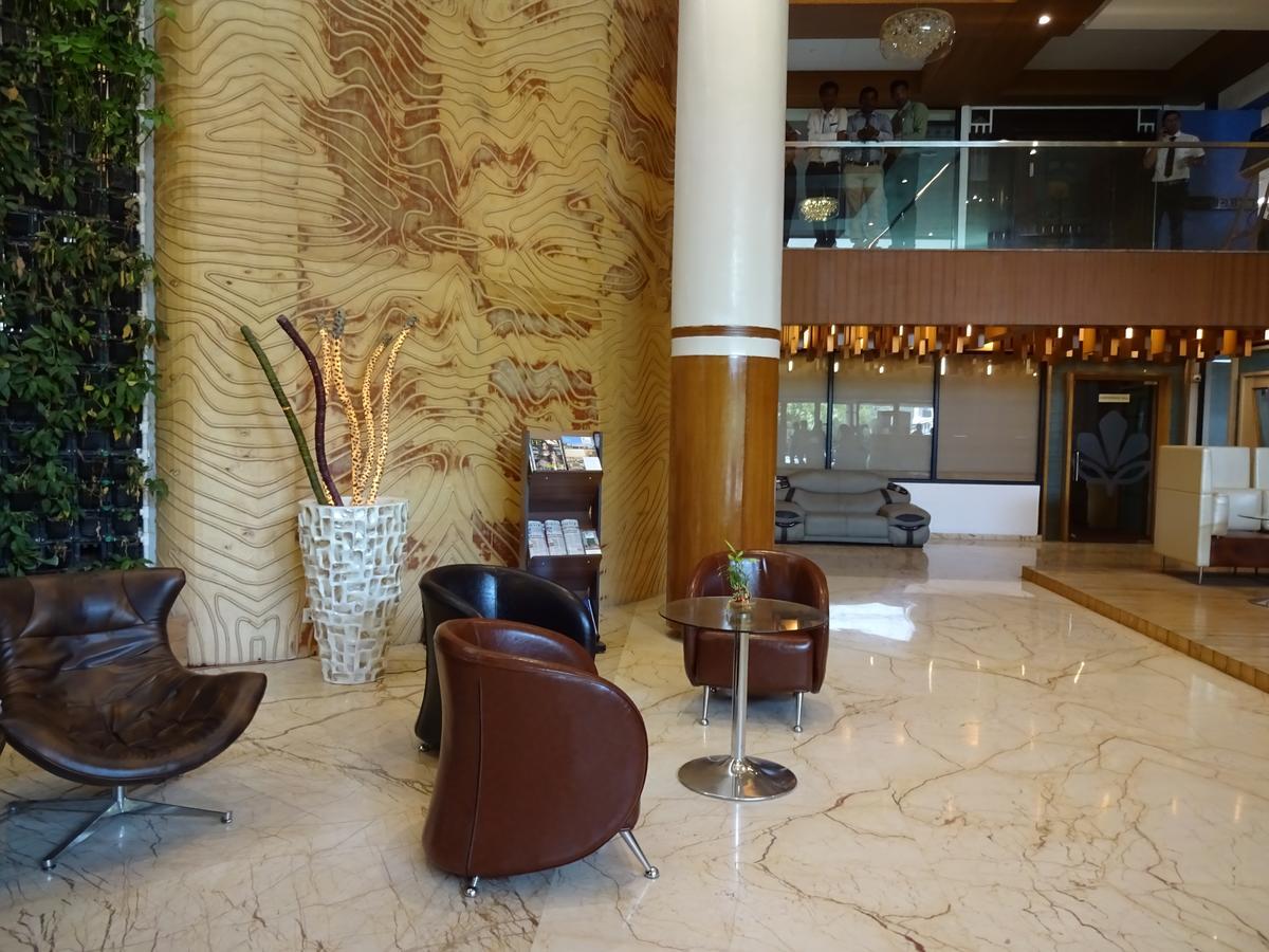 Aarya Grand & Hotel 4*