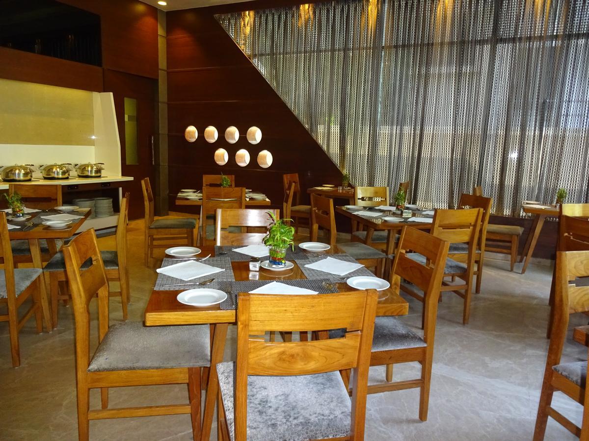 Cosmopolitan Hotel Ahmedabad