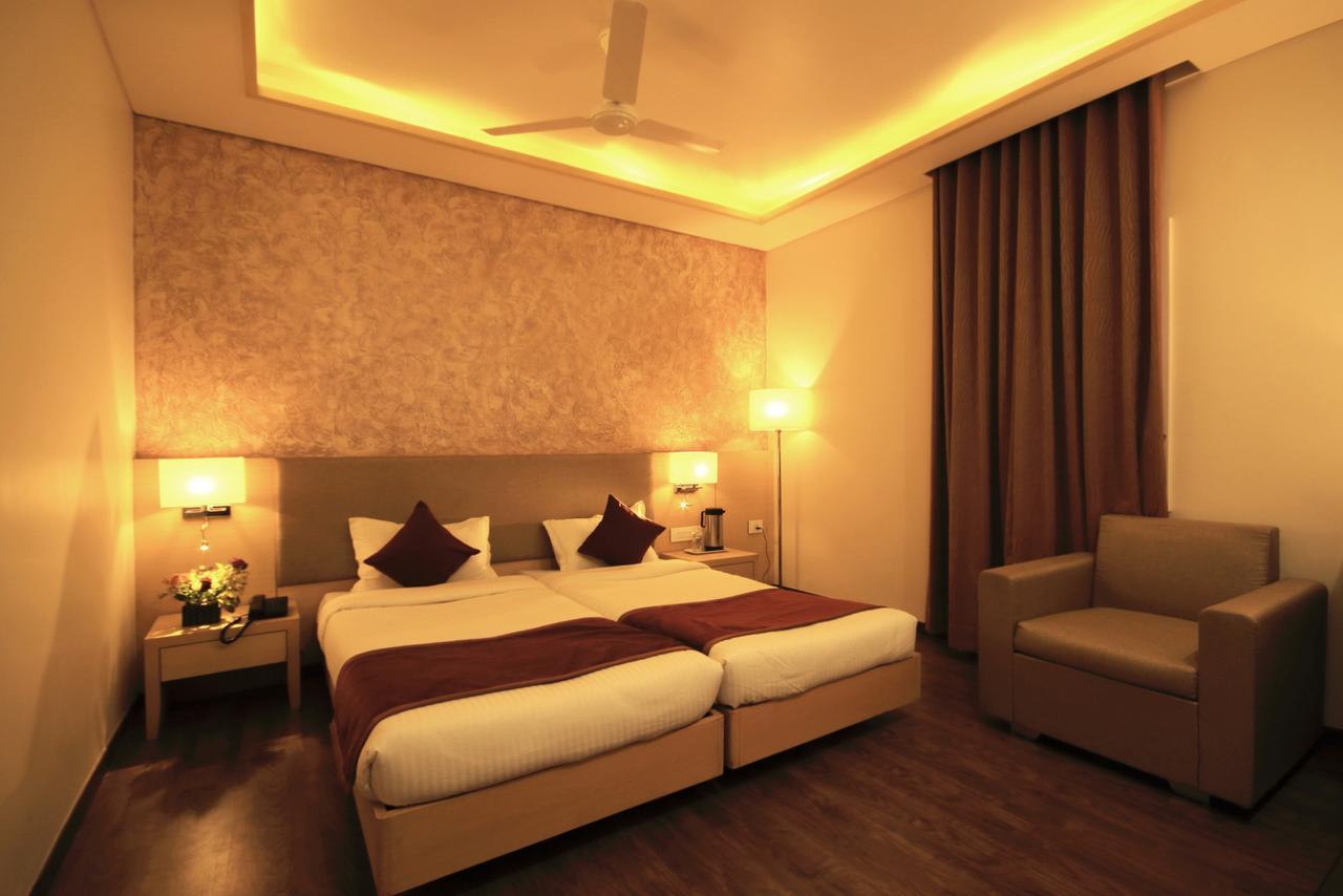Naeeka Hotel 3*