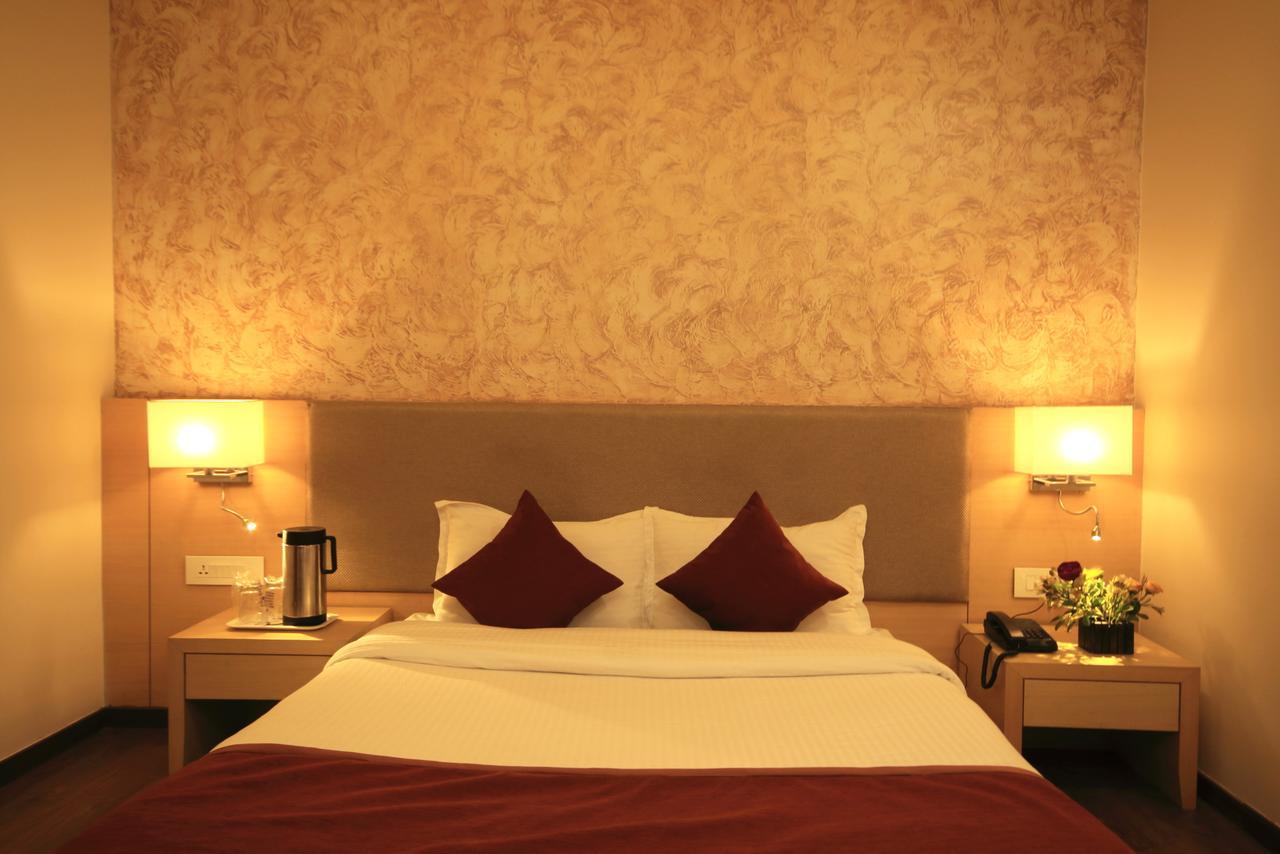 Naeeka Hotel