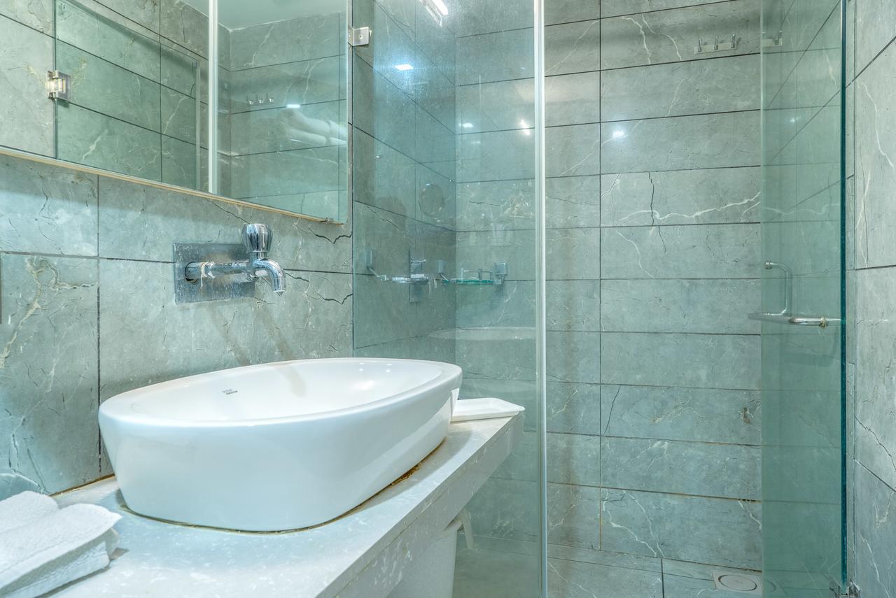 Super Armoise Hotel Ahmedabad