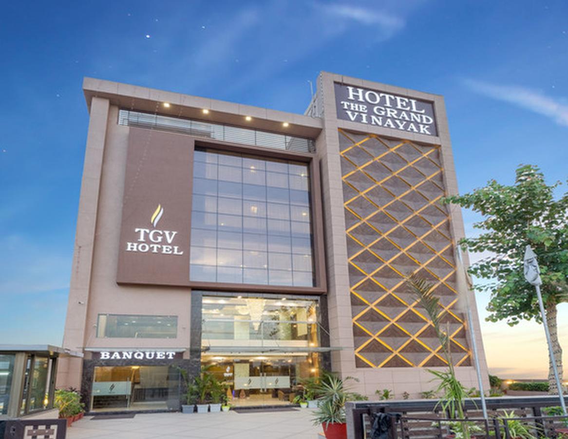 Hotel Oyo 13253 The Grand Vinayak