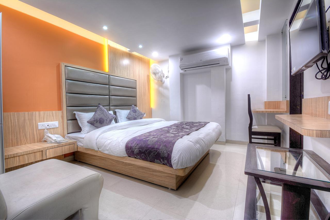 One Up Hotel 3*
