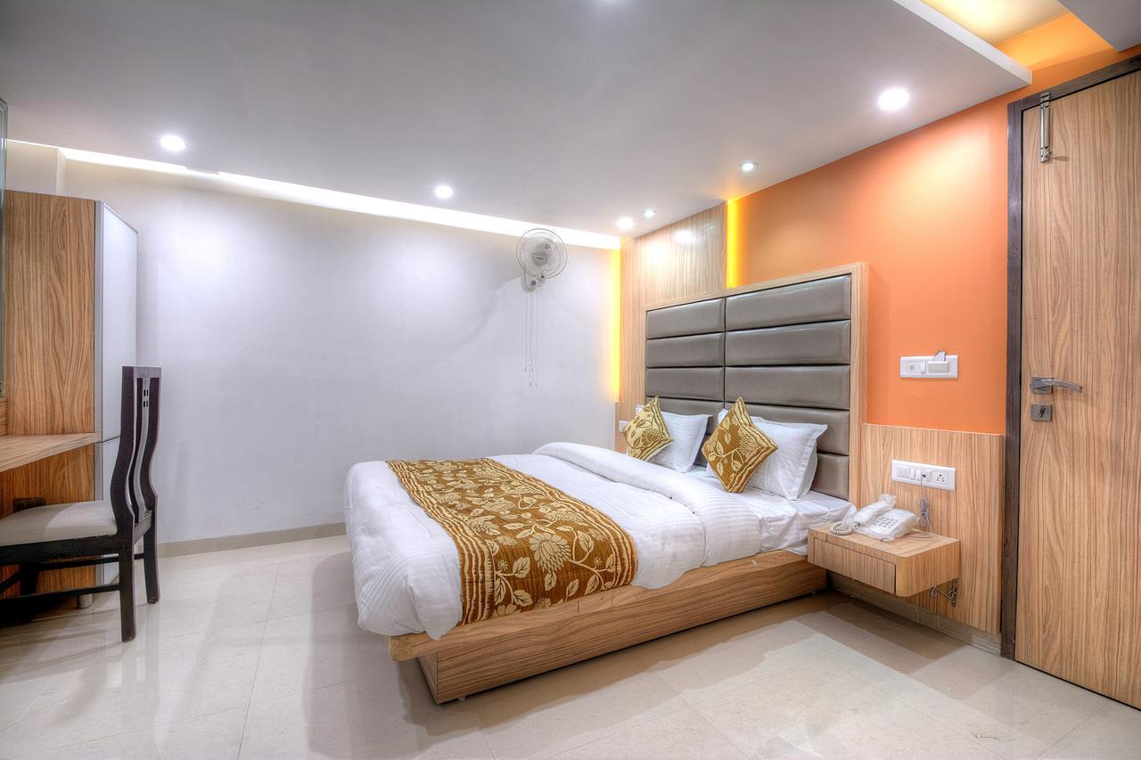 One Up Hotel 3*