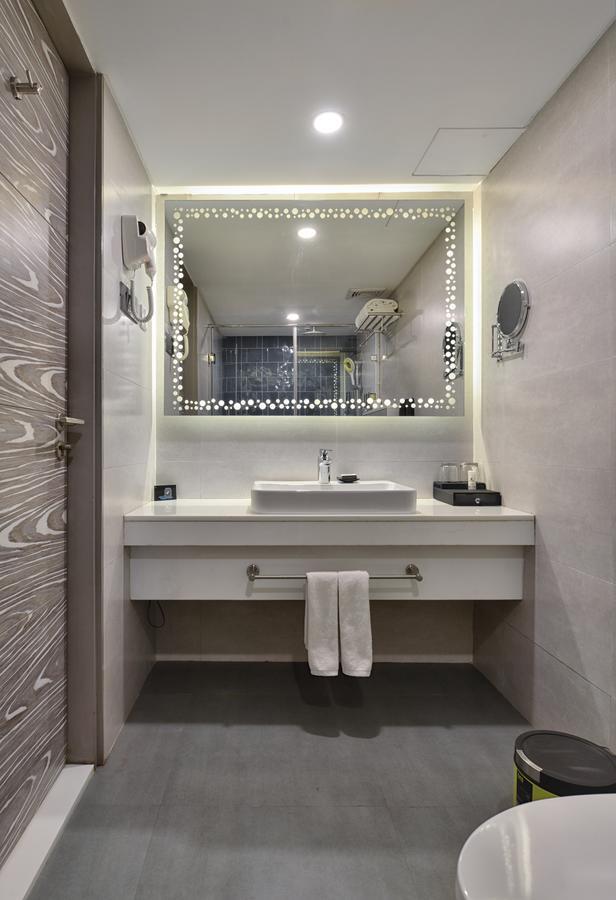 Hotel Regenta Antarim Ahmedabad