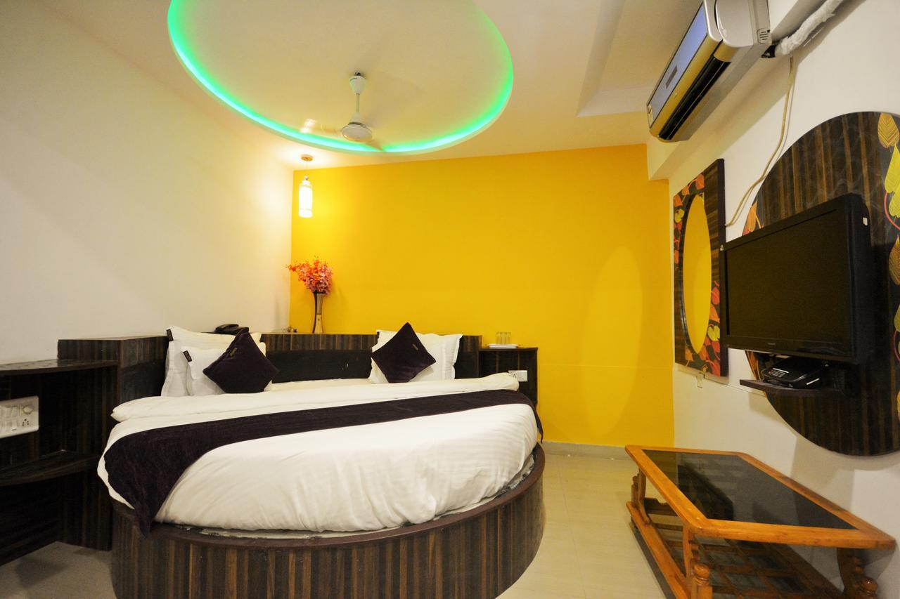 Oyo 2252 Double Bless Hotel
