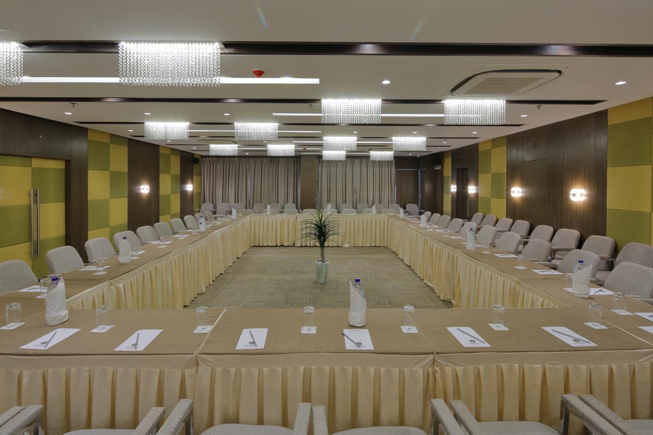 Hotel Pragati The Grand 3*