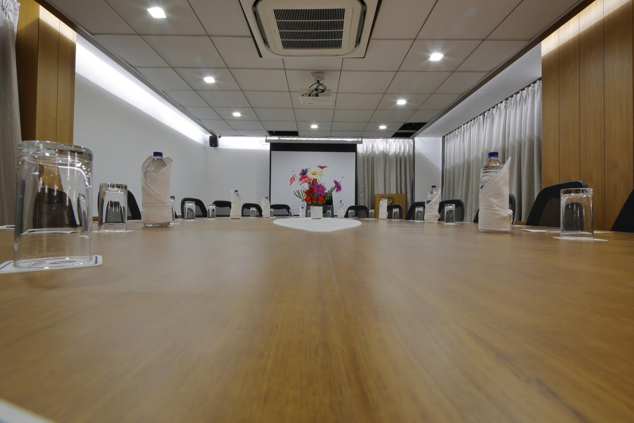 Hotel Pragati The Grand 3*