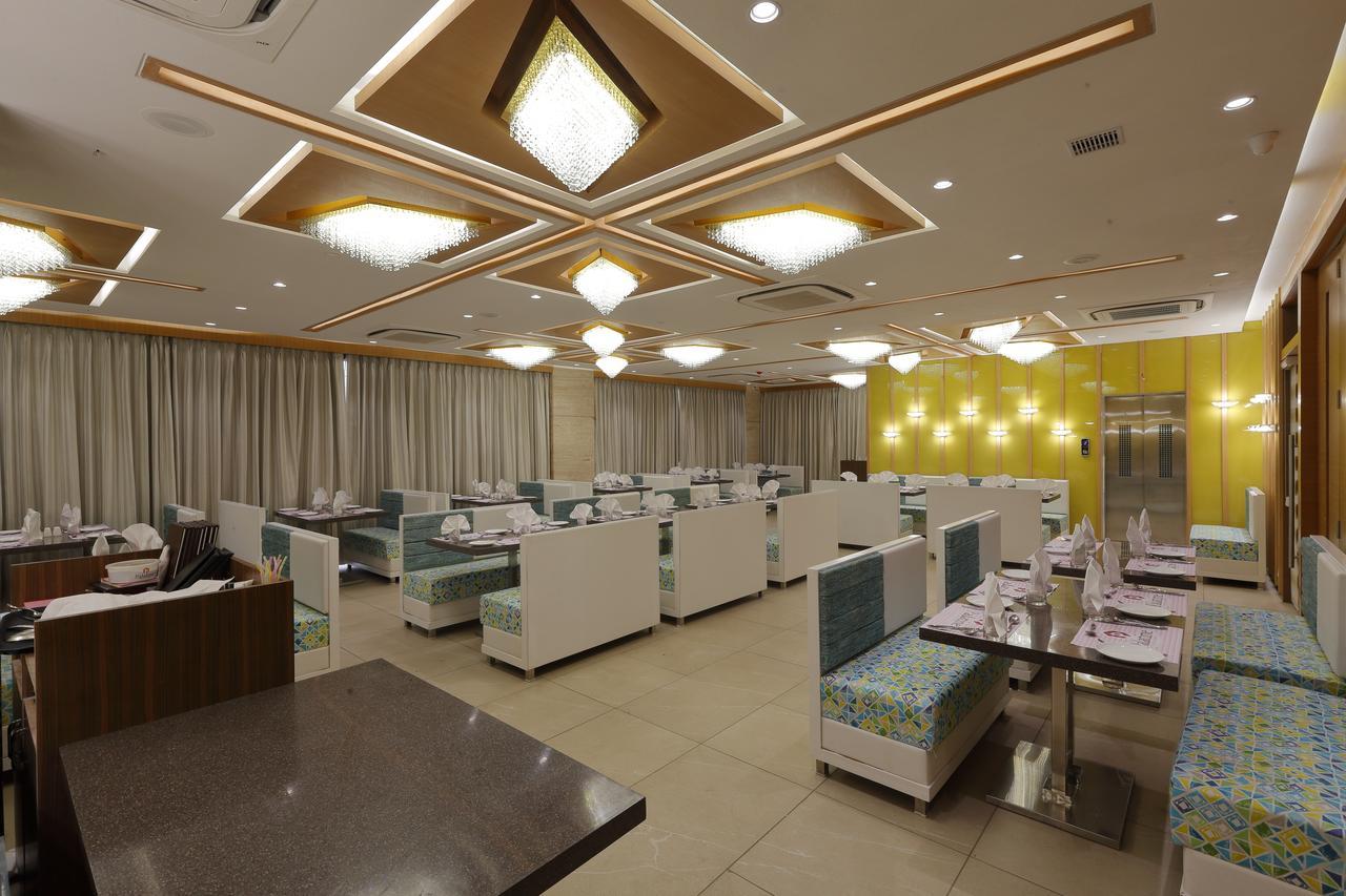 Hotel Pragati The Grand 3*