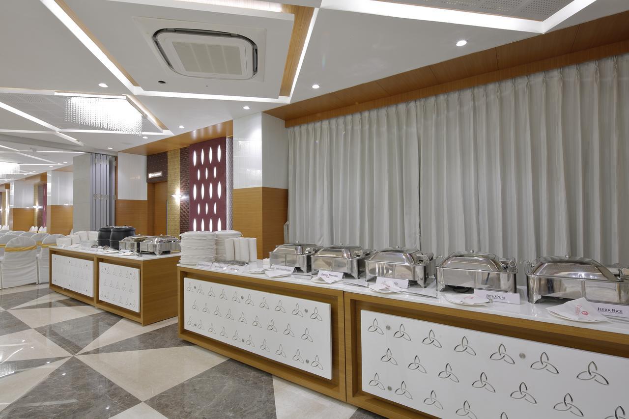 Hotel Pragati The Grand 3*