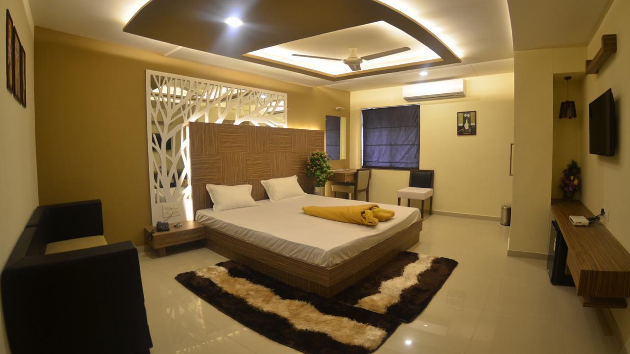 Hotel Barcelona Exotica Ahmedabad