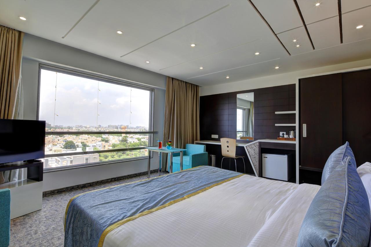 Pragati The Grand Hotel 3*
